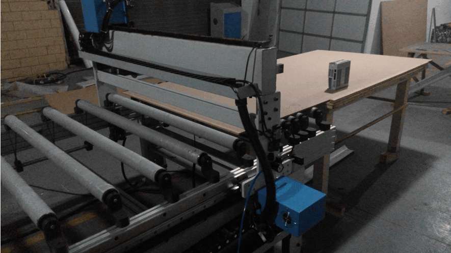 VMMORE智能型伺服在追蹤切斷機的應用實例